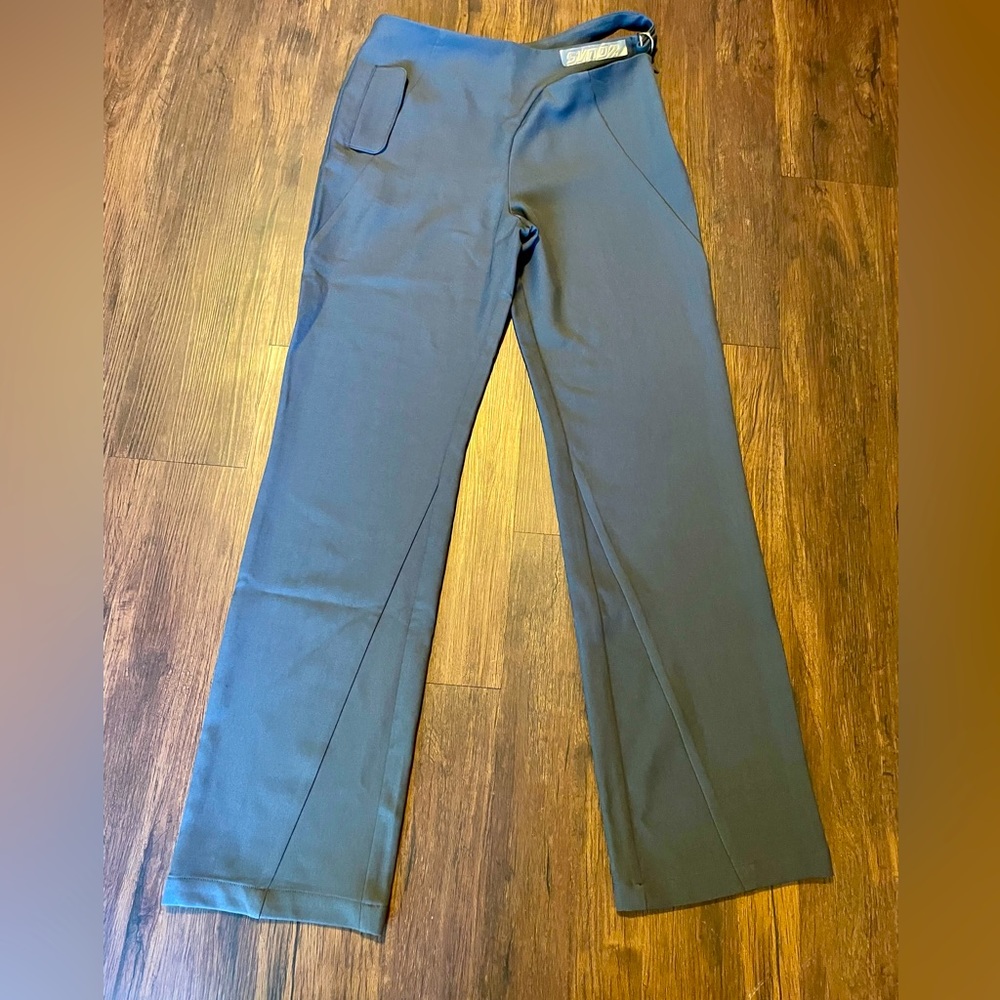 SVNDZ women’s size medium dress pants.